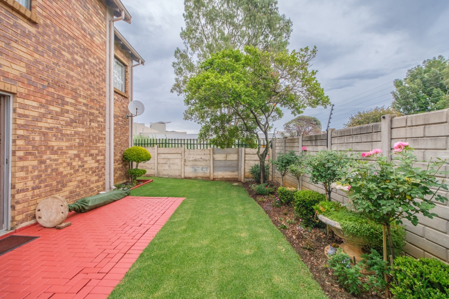 3 Bedroom Property for Sale in Wilgeheuwel Gauteng