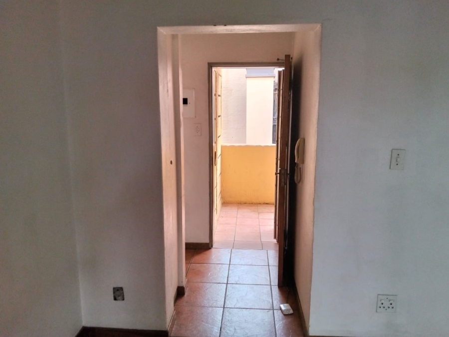 To Let 1 Bedroom Property for Rent in Clubview Gauteng