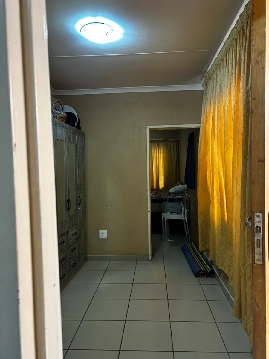 6 Bedroom Property for Sale in Azaadville Gauteng