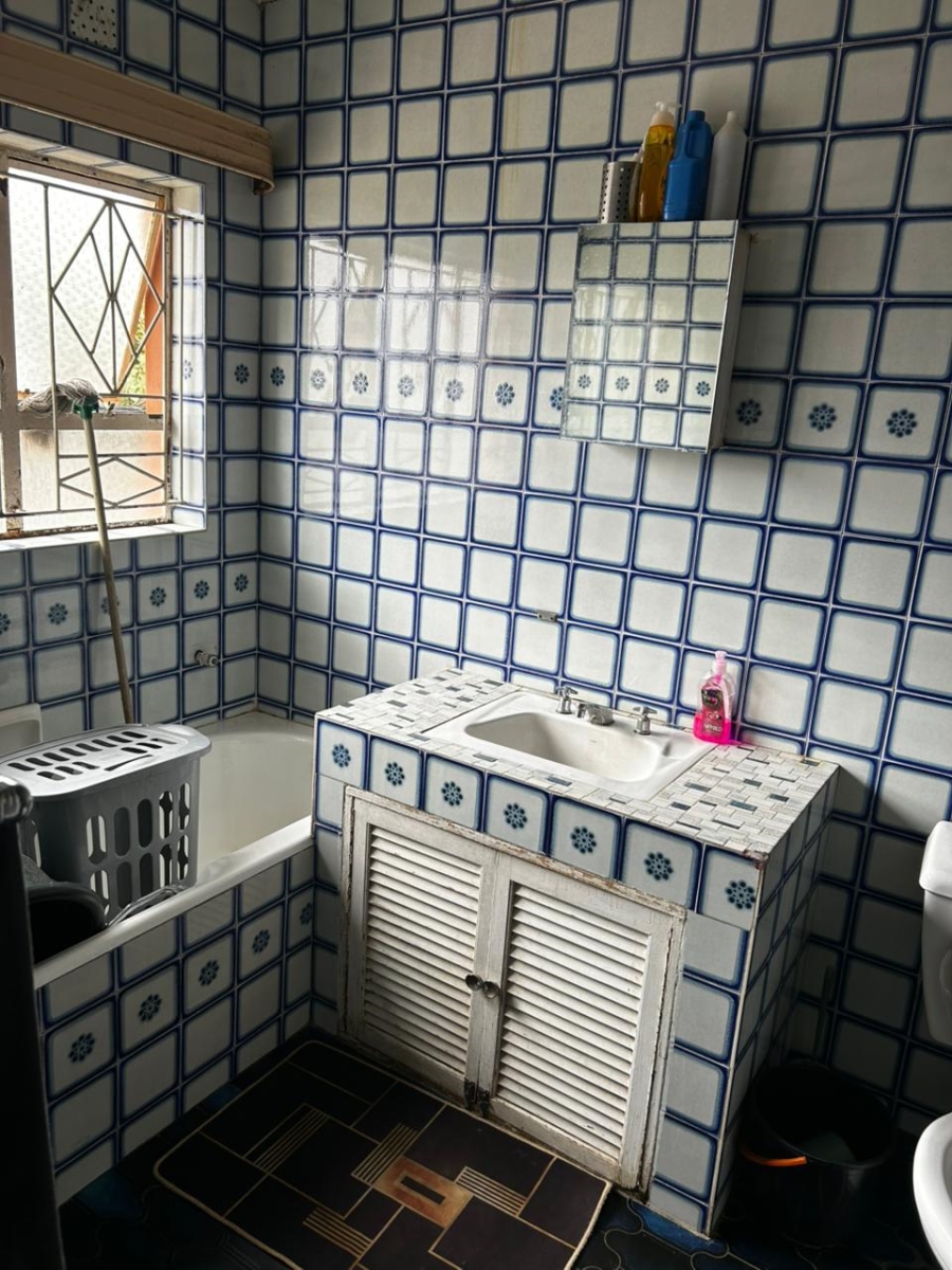 6 Bedroom Property for Sale in Azaadville Gauteng