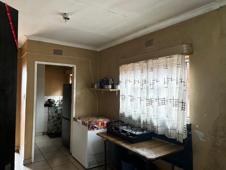 6 Bedroom Property for Sale in Azaadville Gauteng