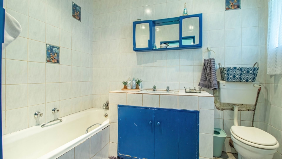 4 Bedroom Property for Sale in Edenvale Central Gauteng