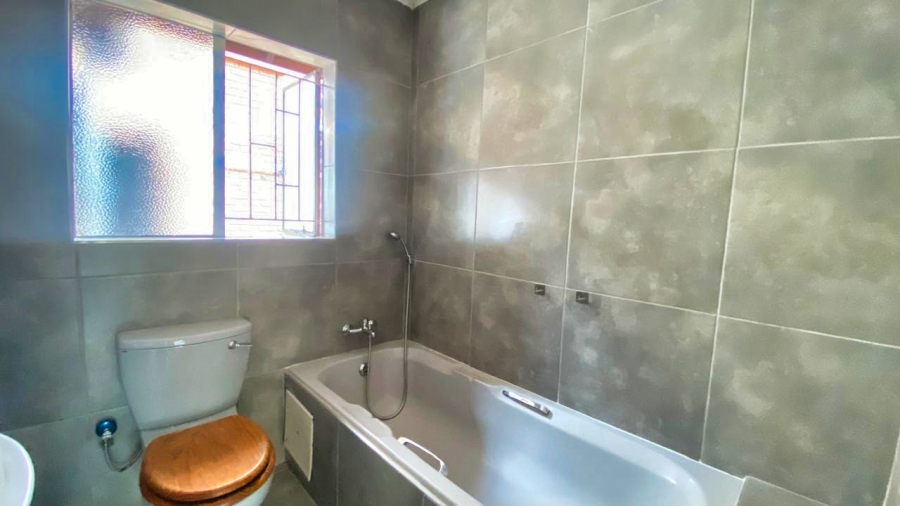 3 Bedroom Property for Sale in Garsfontein Gauteng