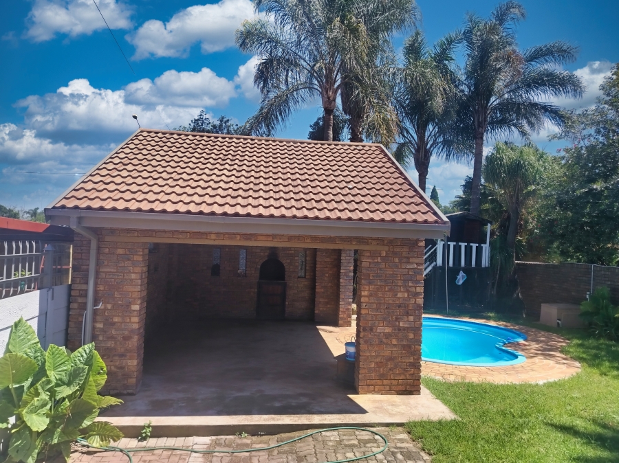 3 Bedroom Property for Sale in Garsfontein Gauteng