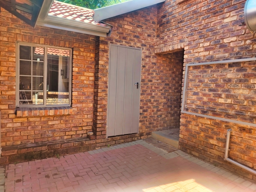 3 Bedroom Property for Sale in Garsfontein Gauteng