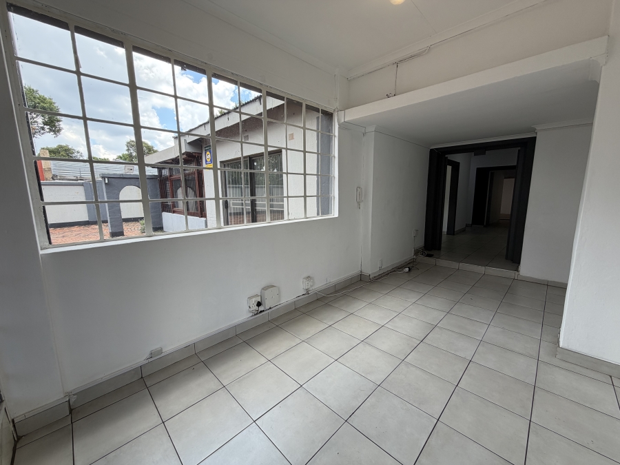 To Let Commercial Property for Rent in Clubview Gauteng