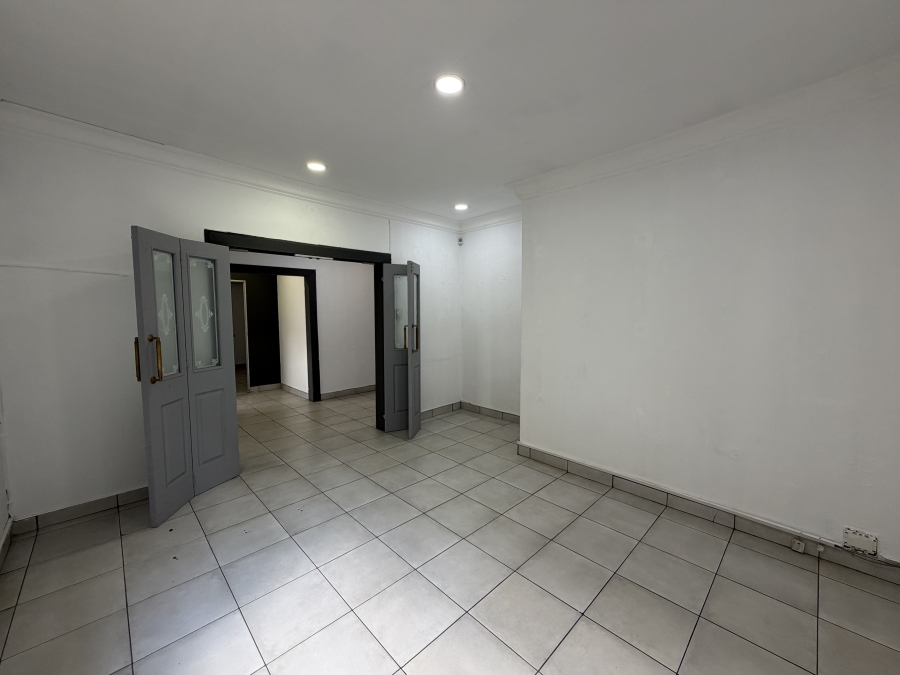 To Let Commercial Property for Rent in Clubview Gauteng