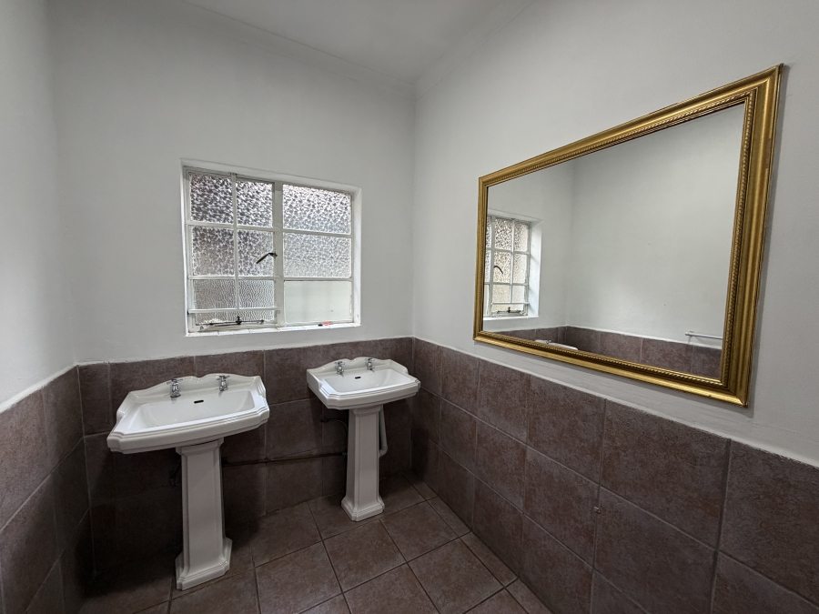 To Let Commercial Property for Rent in Clubview Gauteng
