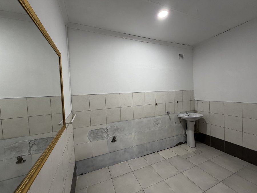 To Let Commercial Property for Rent in Clubview Gauteng