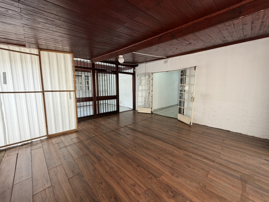 To Let Commercial Property for Rent in Clubview Gauteng