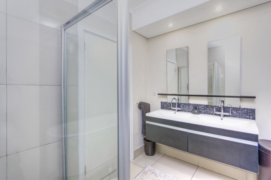 To Let 2 Bedroom Property for Rent in Morningside Gauteng