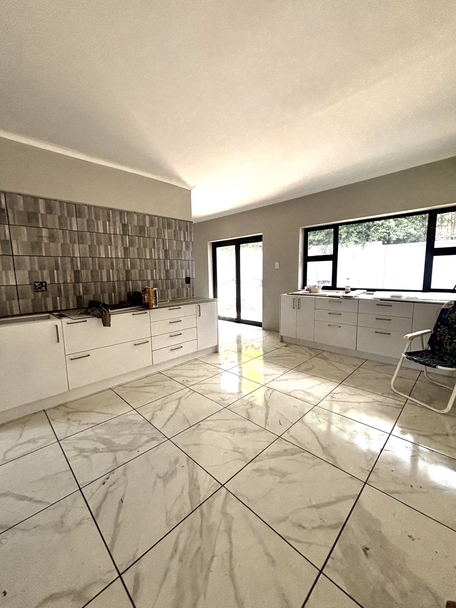 5 Bedroom Property for Sale in Morningside Gauteng