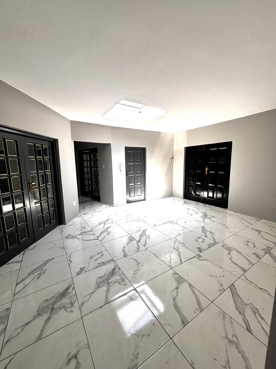 5 Bedroom Property for Sale in Morningside Gauteng