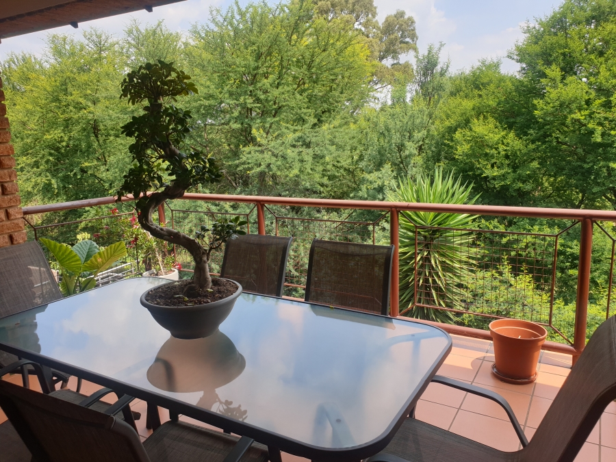 To Let 4 Bedroom Property for Rent in Lynnwood Glen Gauteng