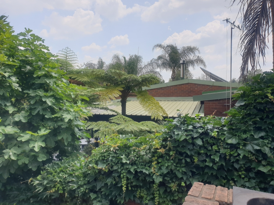 To Let 4 Bedroom Property for Rent in Lynnwood Glen Gauteng
