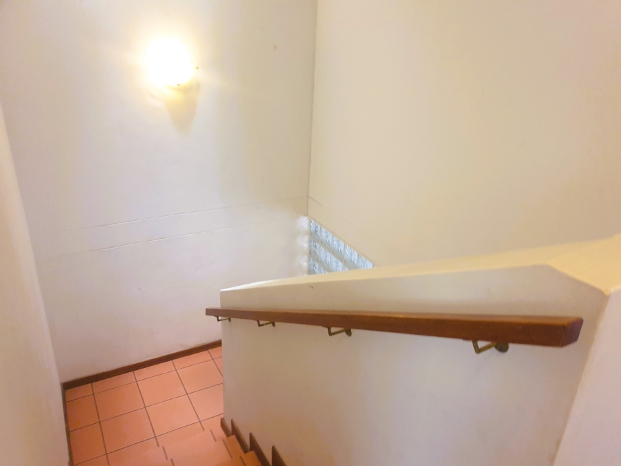 To Let 4 Bedroom Property for Rent in Lynnwood Glen Gauteng