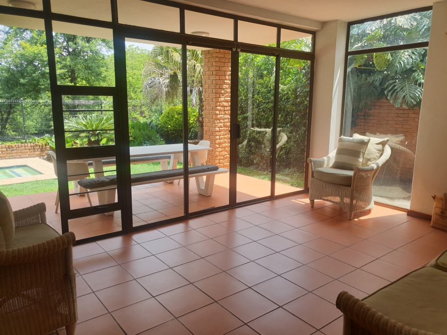 To Let 4 Bedroom Property for Rent in Lynnwood Glen Gauteng