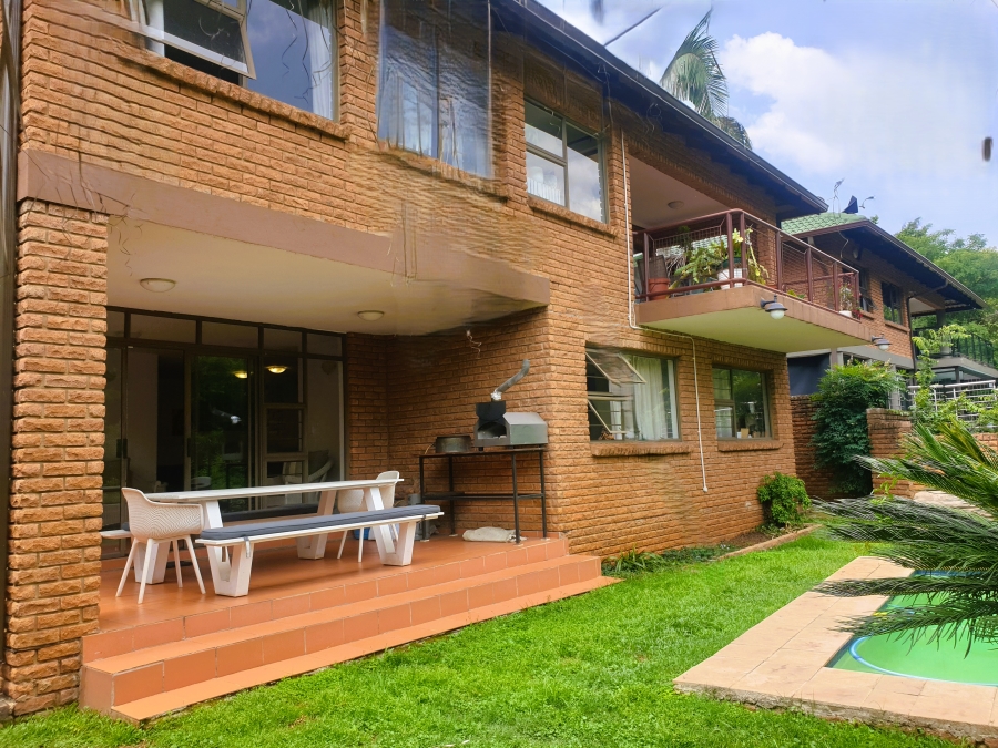 To Let 4 Bedroom Property for Rent in Lynnwood Glen Gauteng