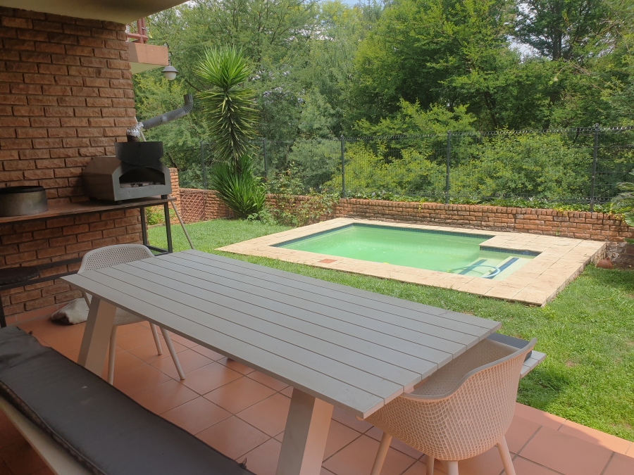 To Let 4 Bedroom Property for Rent in Lynnwood Glen Gauteng