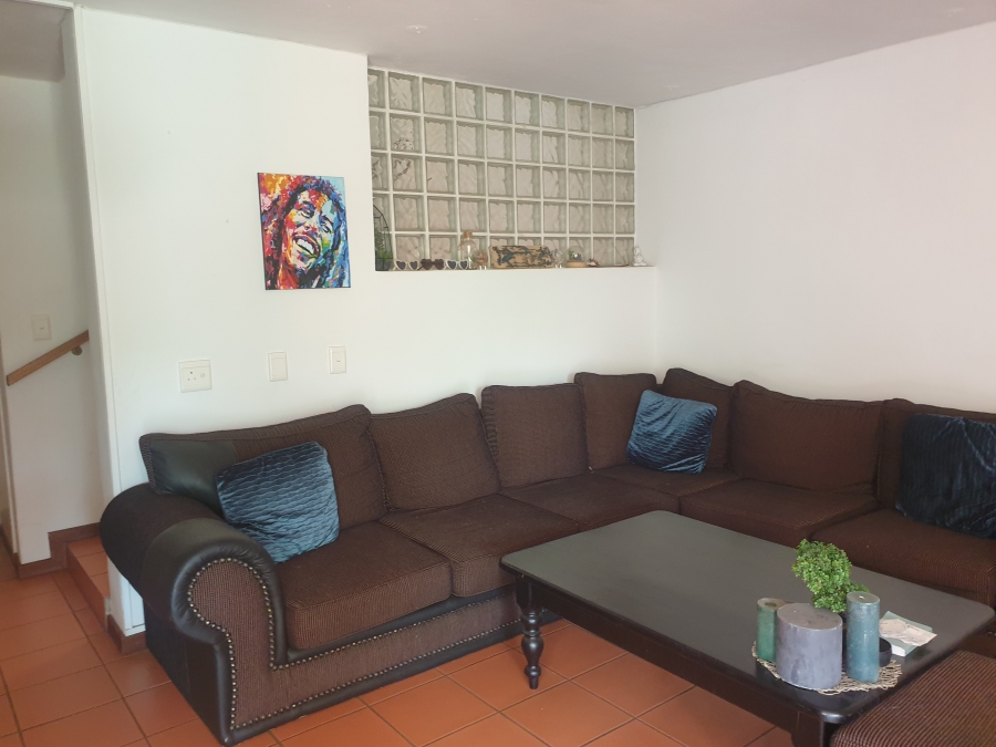 To Let 4 Bedroom Property for Rent in Lynnwood Glen Gauteng