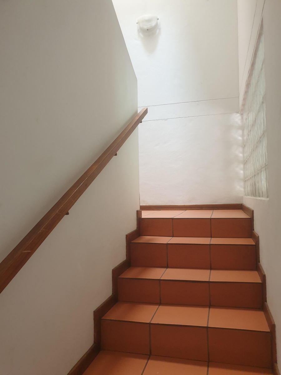 To Let 4 Bedroom Property for Rent in Lynnwood Glen Gauteng