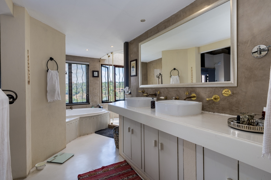 4 Bedroom Property for Sale in Chartwell Gauteng