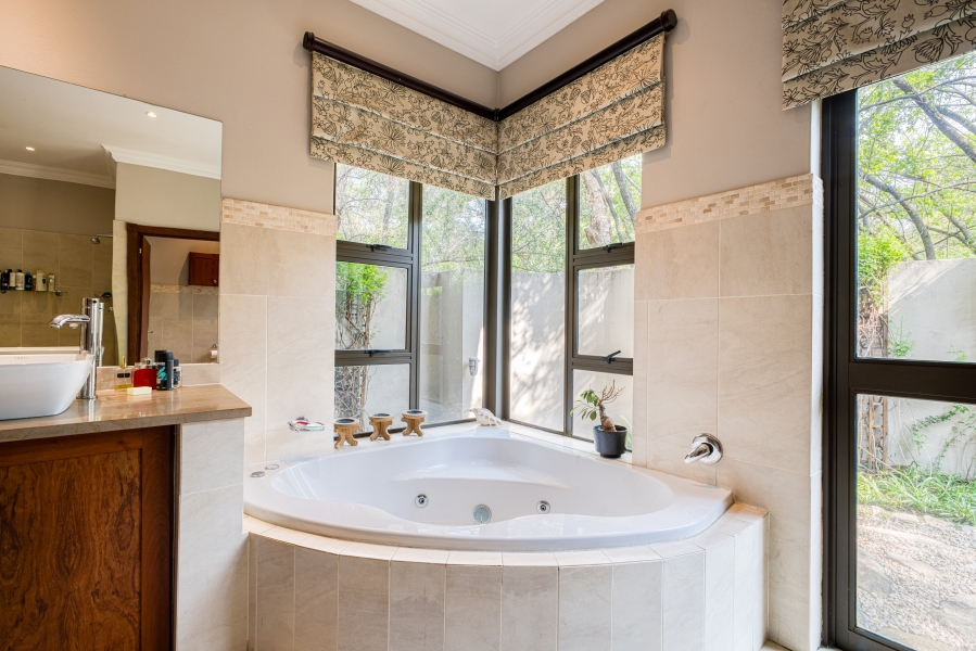 4 Bedroom Property for Sale in Chartwell Gauteng