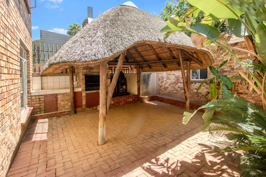 2 Bedroom Property for Sale in Lindhaven Gauteng