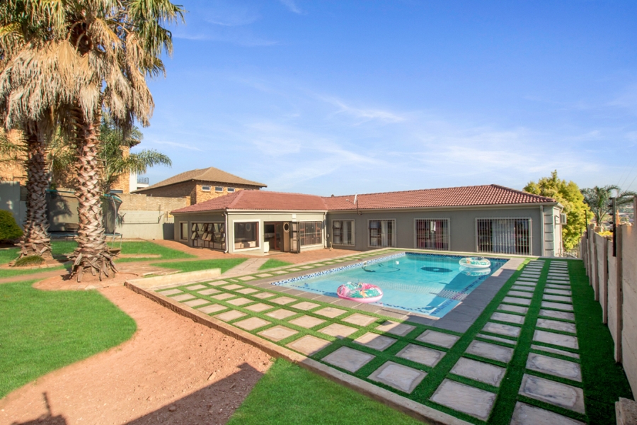 4 Bedroom Property for Sale in Rangeview Gauteng