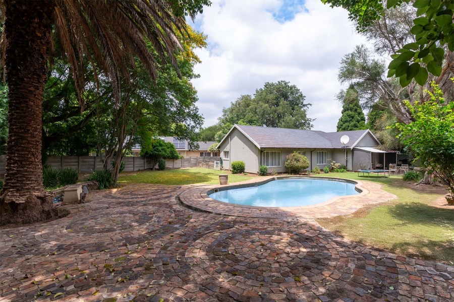 4 Bedroom Property for Sale in Farrarmere Gauteng