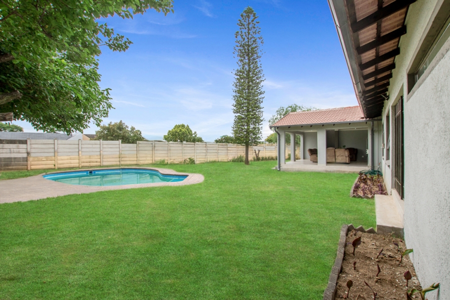 6 Bedroom Property for Sale in Noordwyk Gauteng