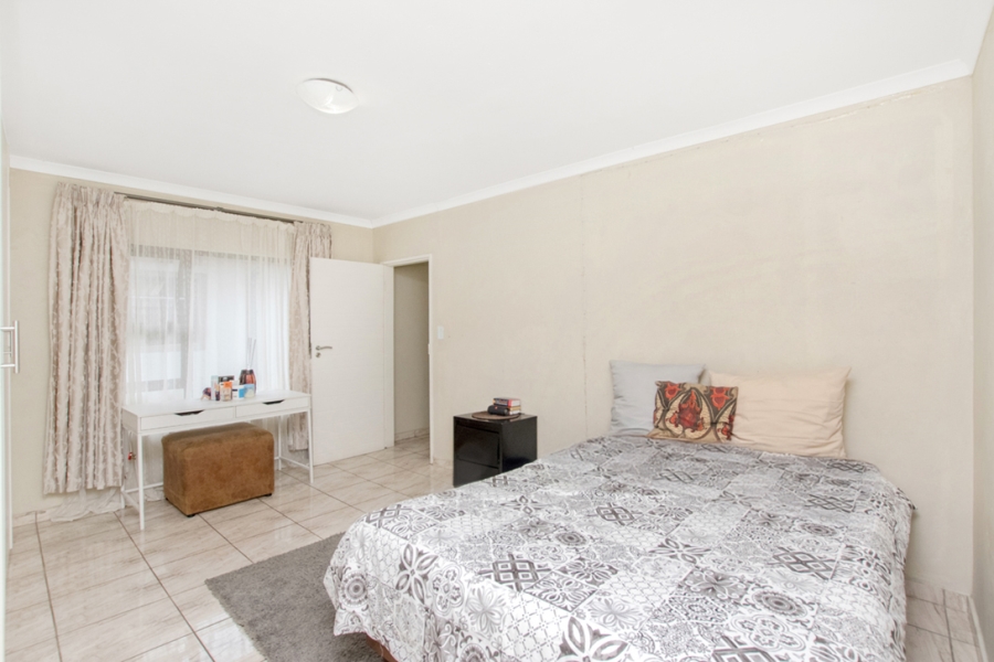 6 Bedroom Property for Sale in Noordwyk Gauteng