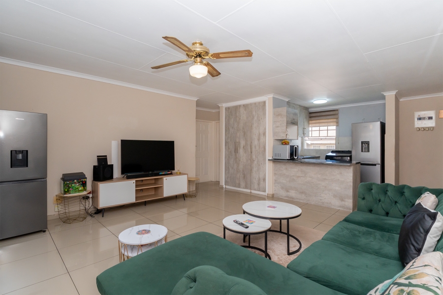 2 Bedroom Property for Sale in Ravenswood Gauteng