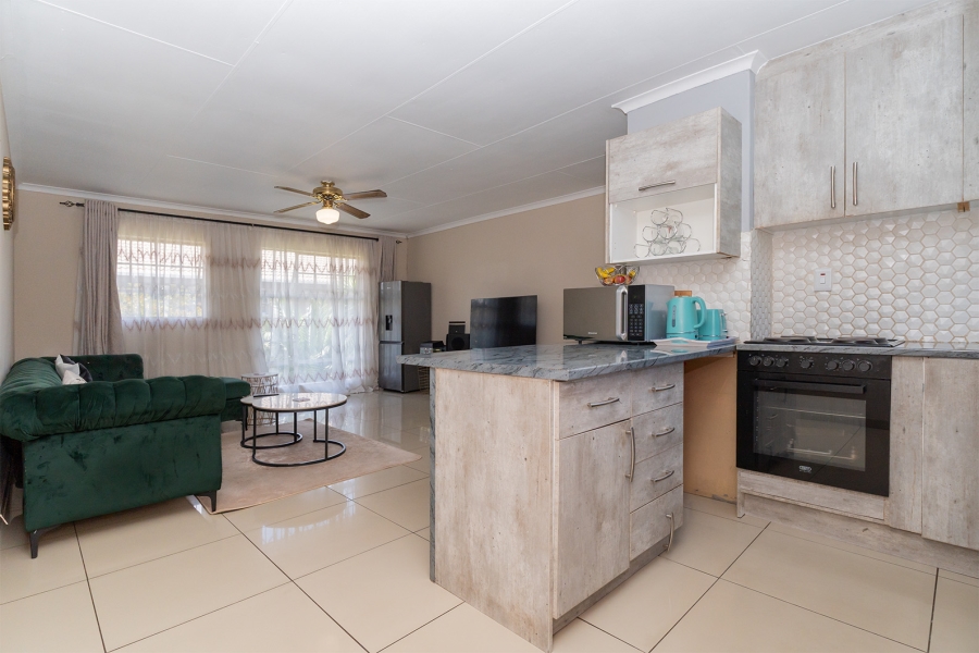 2 Bedroom Property for Sale in Ravenswood Gauteng