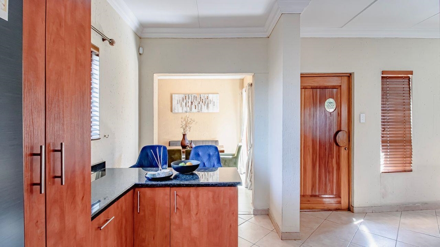 3 Bedroom Property for Sale in Sonneveld Gauteng