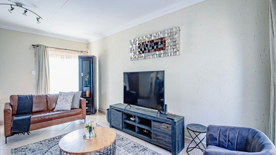 3 Bedroom Property for Sale in Sonneveld Gauteng