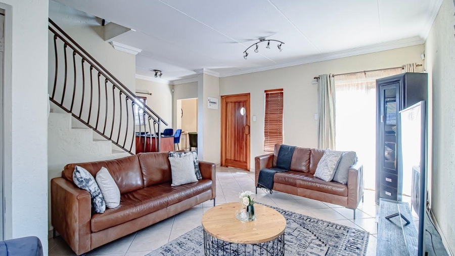 3 Bedroom Property for Sale in Sonneveld Gauteng