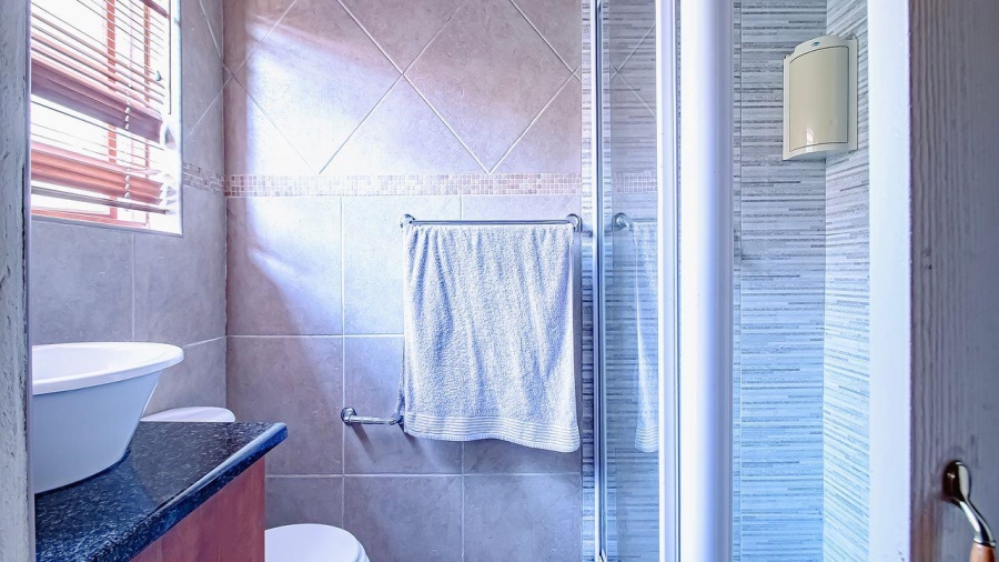 3 Bedroom Property for Sale in Sonneveld Gauteng