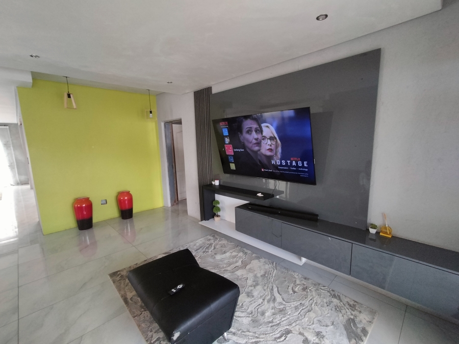 4 Bedroom Property for Sale in The Orchards Gauteng