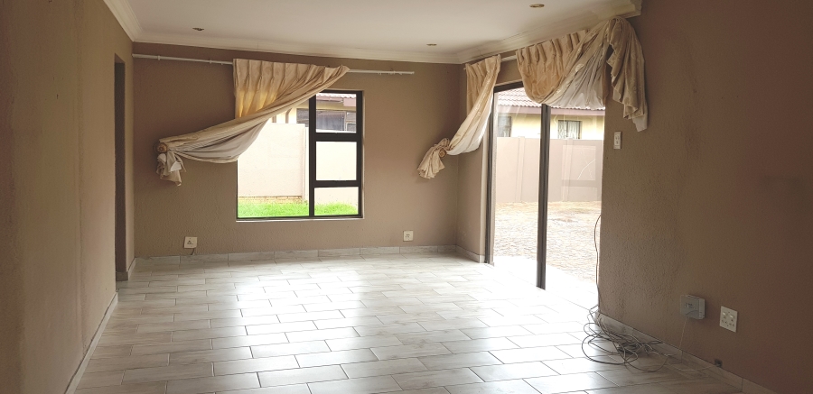 To Let 3 Bedroom Property for Rent in Mayberry Park Gauteng