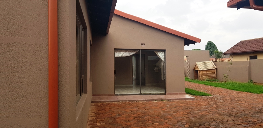 To Let 3 Bedroom Property for Rent in Mayberry Park Gauteng