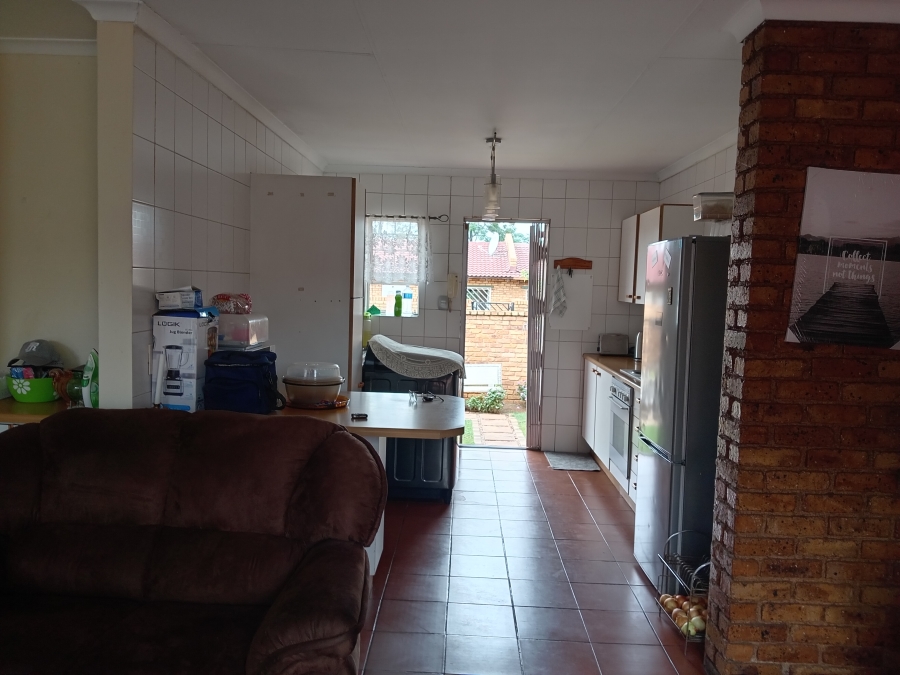 To Let 2 Bedroom Property for Rent in Kibler Park Gauteng