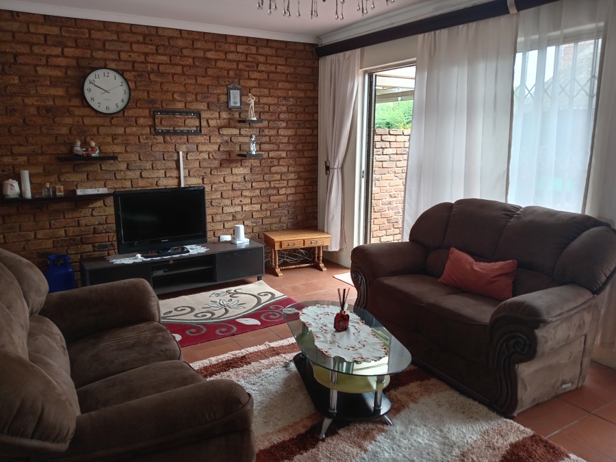 To Let 2 Bedroom Property for Rent in Kibler Park Gauteng