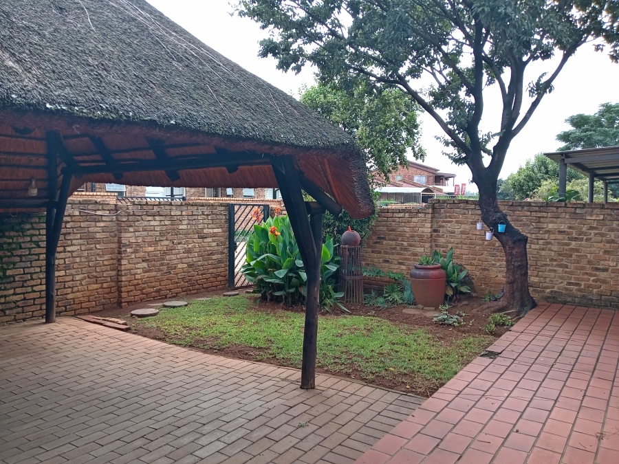 To Let 2 Bedroom Property for Rent in Kibler Park Gauteng