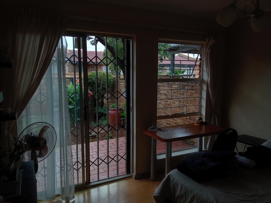 To Let 2 Bedroom Property for Rent in Kibler Park Gauteng