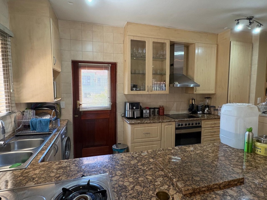 3 Bedroom Property for Sale in Mulbarton Gauteng