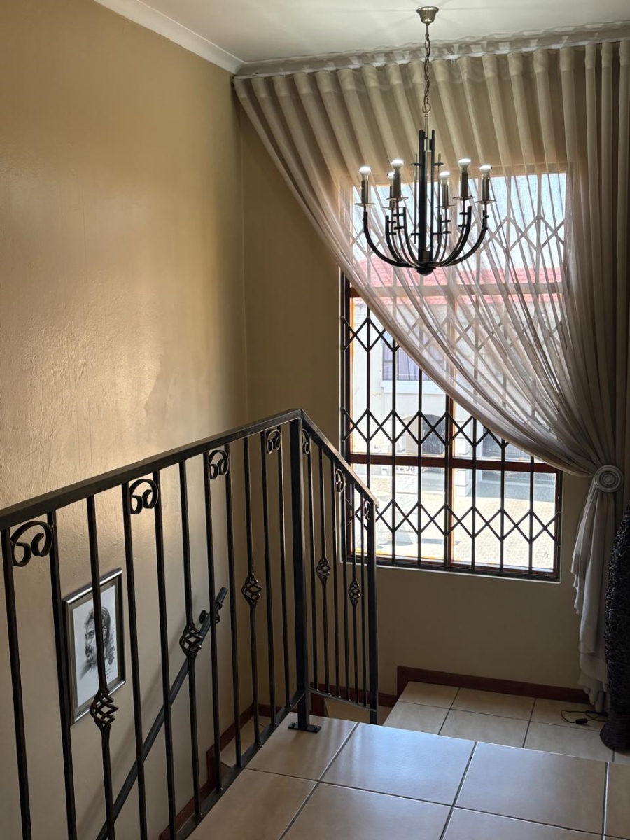 3 Bedroom Property for Sale in Mulbarton Gauteng