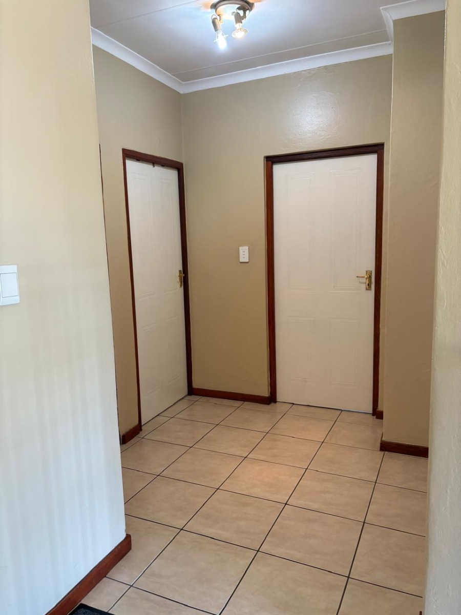 3 Bedroom Property for Sale in Mulbarton Gauteng