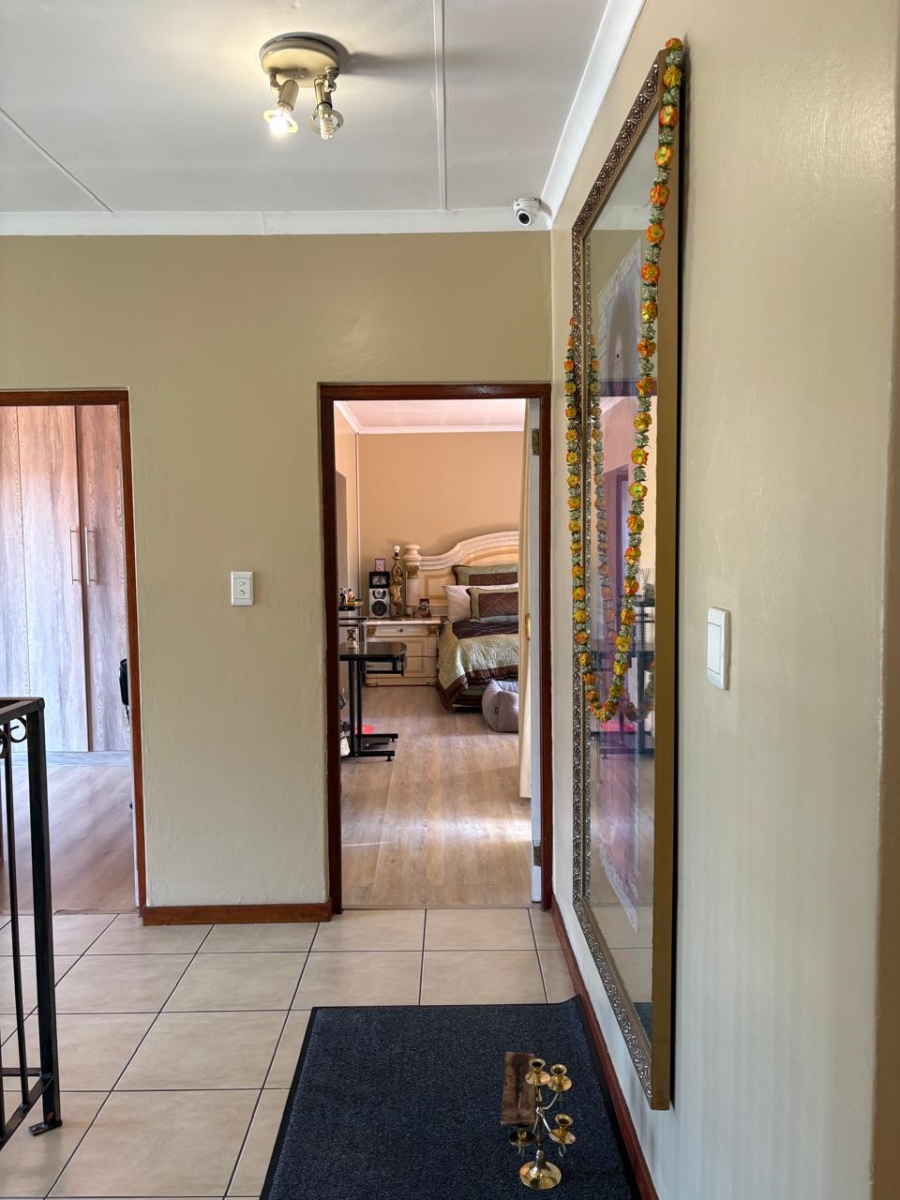 3 Bedroom Property for Sale in Mulbarton Gauteng