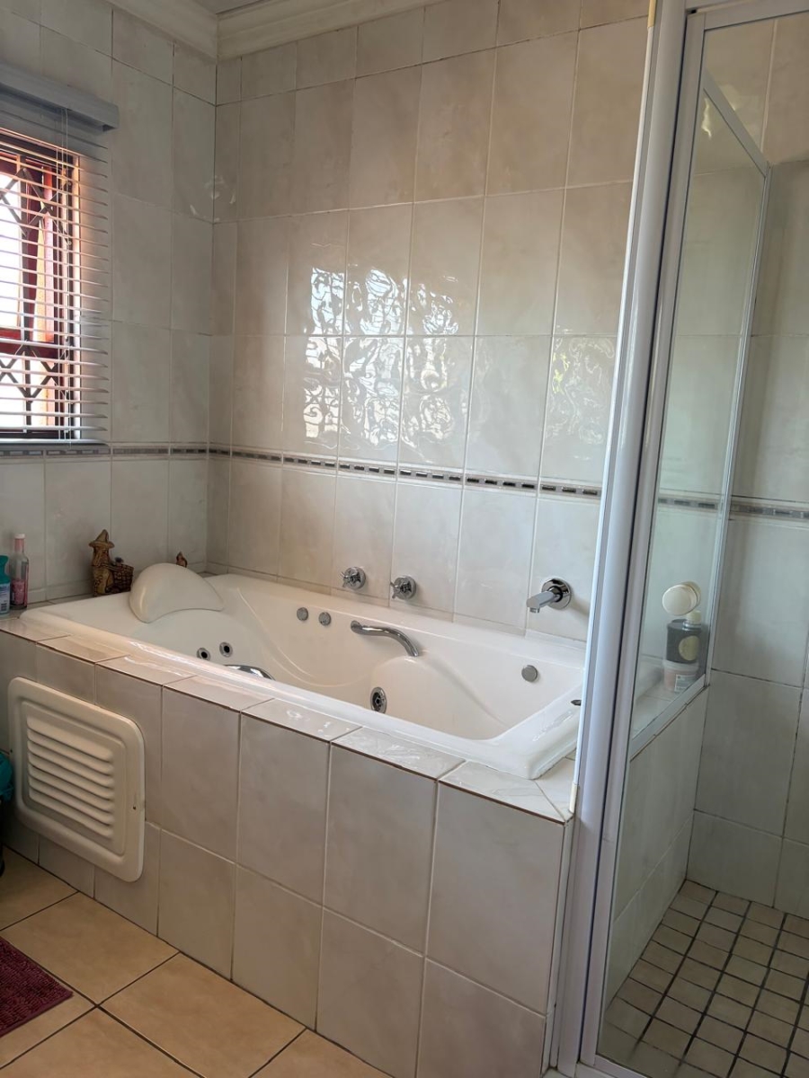 3 Bedroom Property for Sale in Mulbarton Gauteng